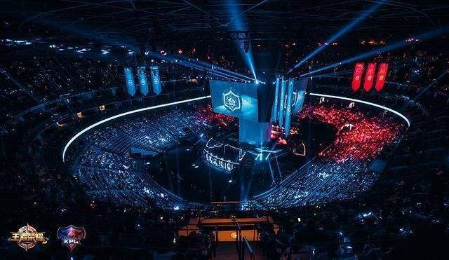 然被推至高 然被推至高